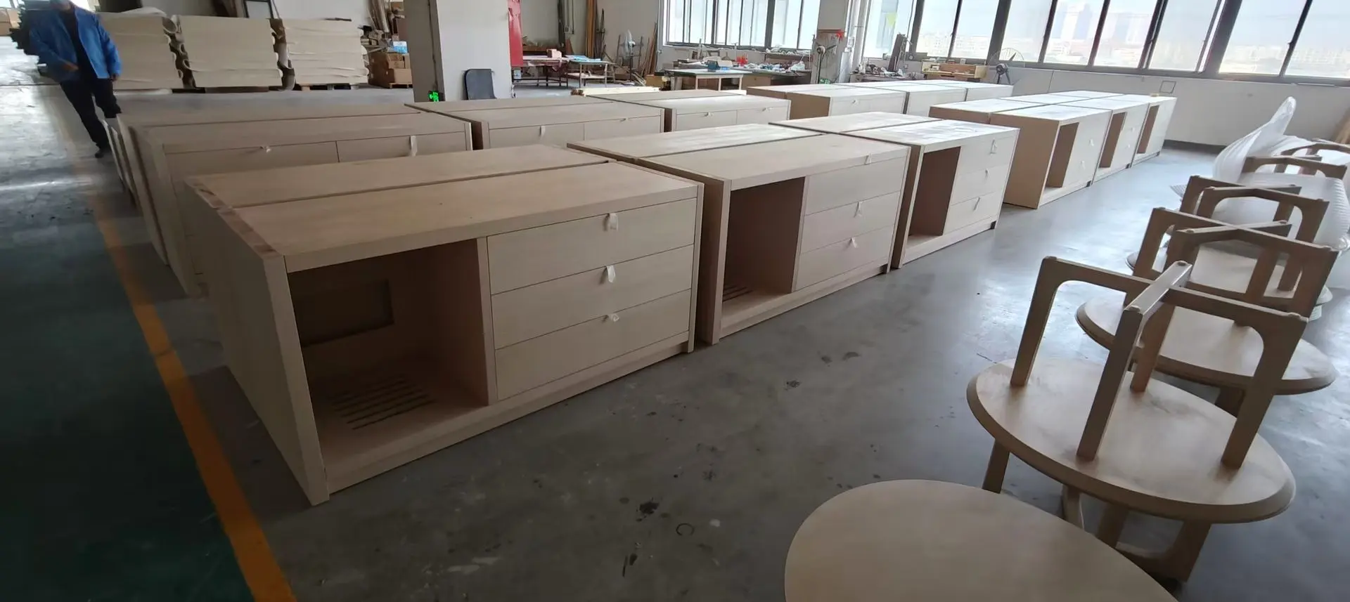 Large-scale hotel furniture manufacturing in China with identical cabinets produced in factory